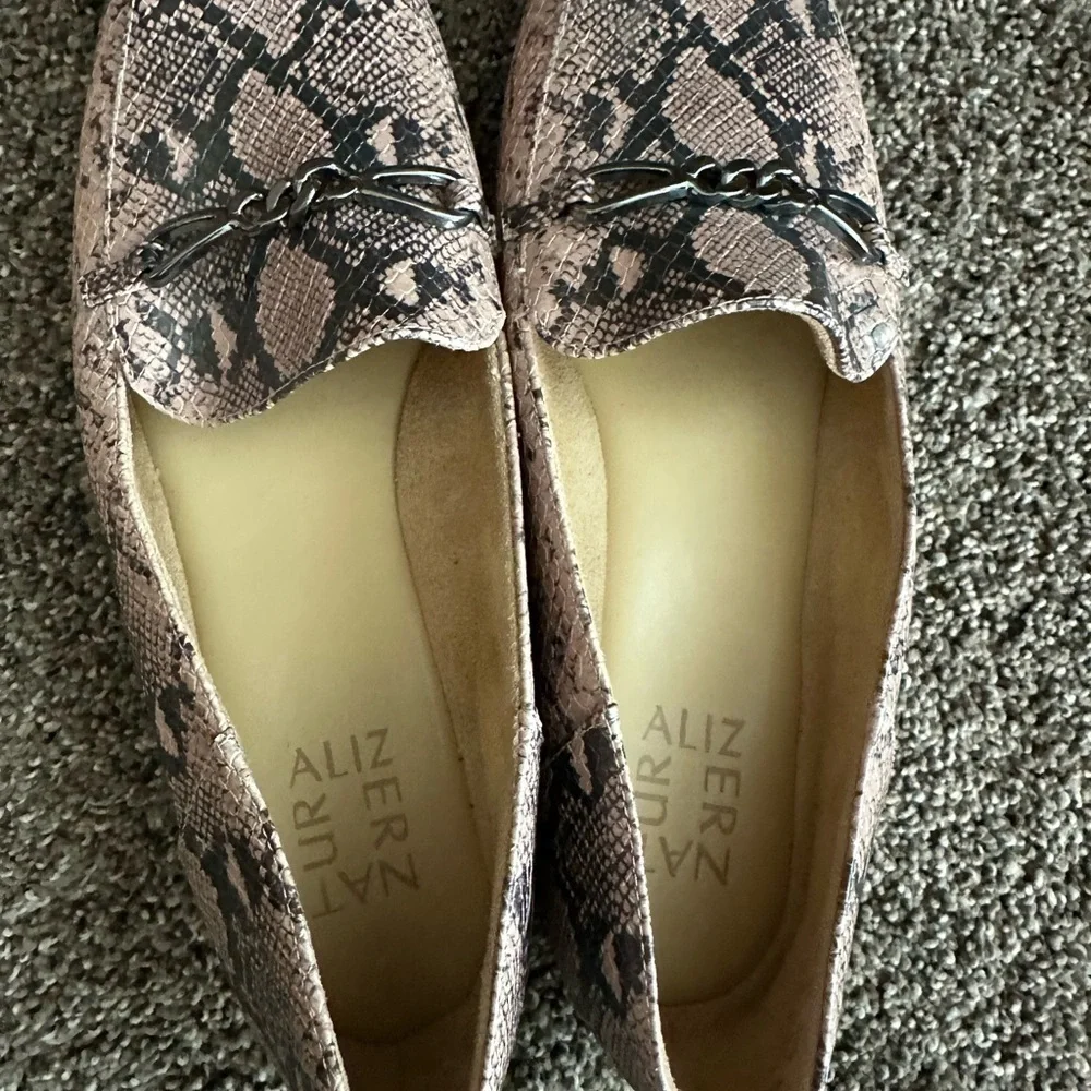 Naturalizer Kayden Beige and Black Snake Print Loafers sz 7.5 Worn Once